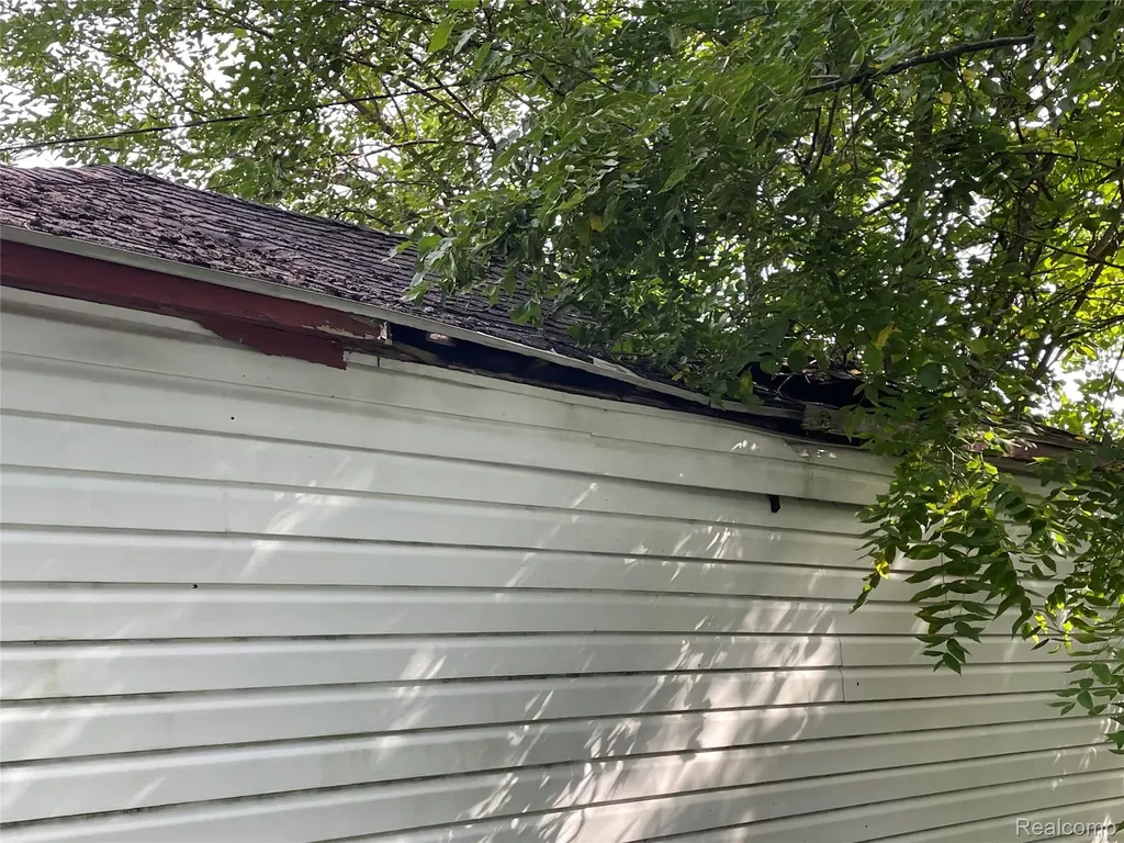 19374 Charest Street Detroit City MI 48234