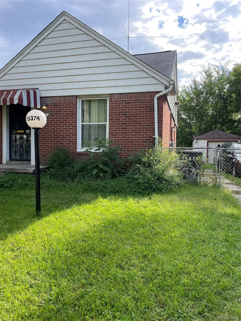 19374 Charest Street Detroit City MI 48234
