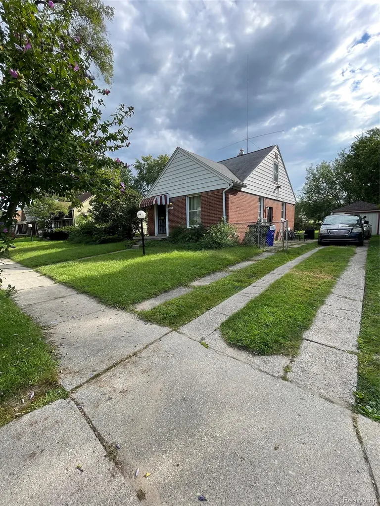 19374 Charest Street Detroit City MI 48234