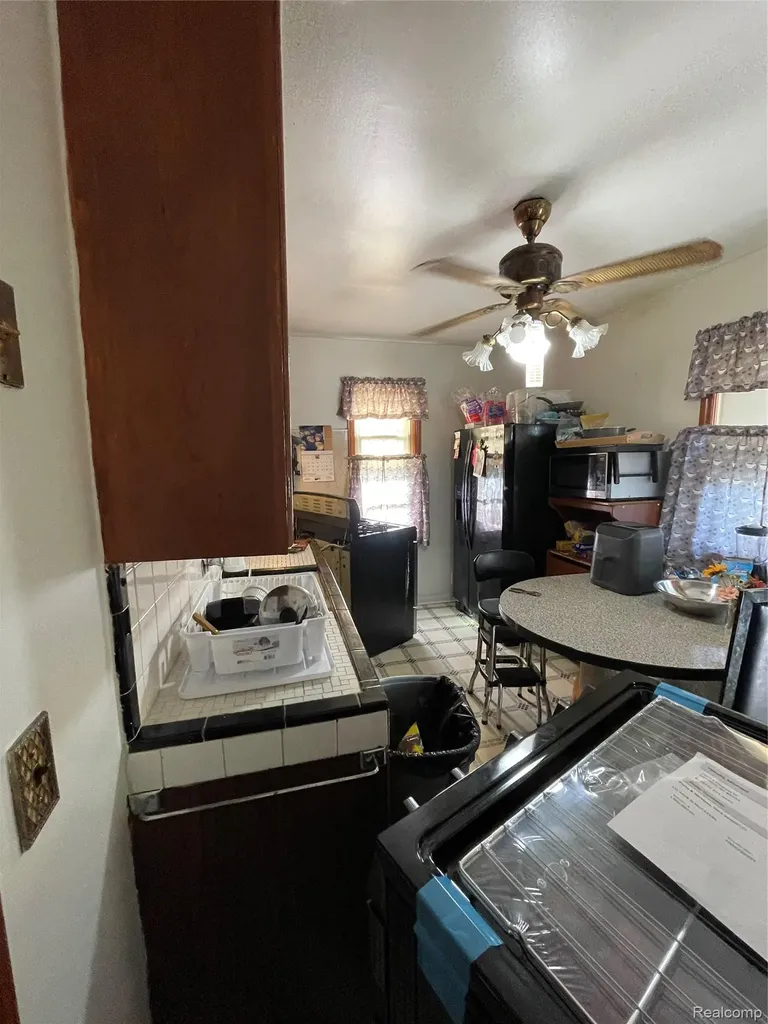 19374 Charest Street Detroit City MI 48234