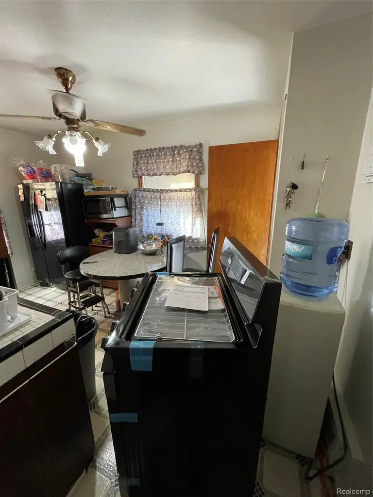 19374 Charest Street Detroit City MI 48234
