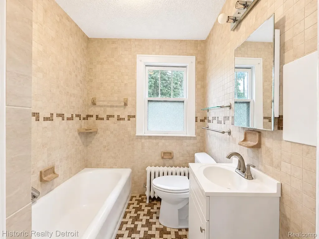 505 Fiske Drive Detroit City MI 48214