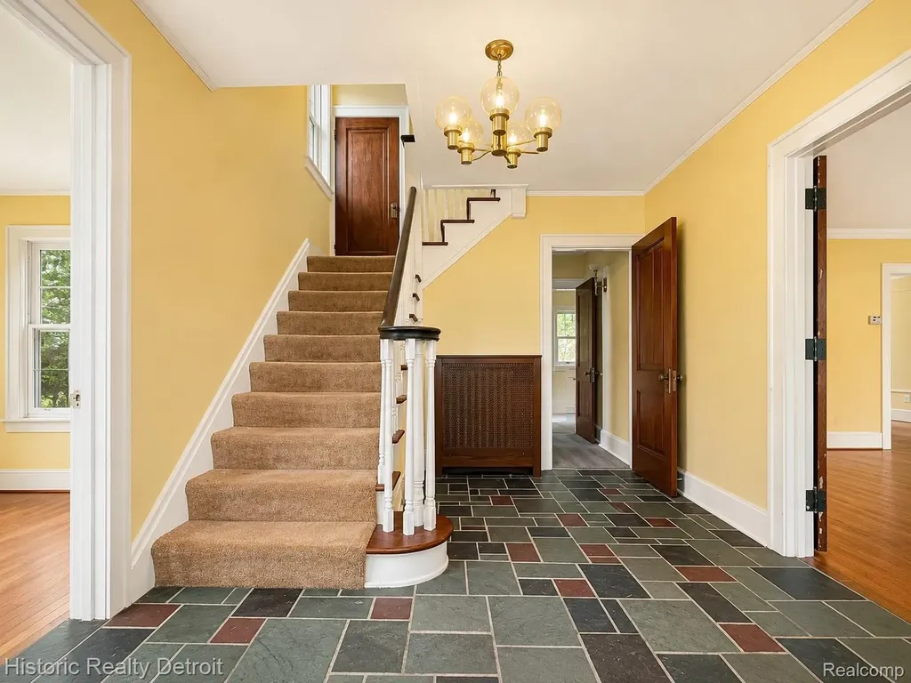 505 Fiske Drive Detroit City MI 48214