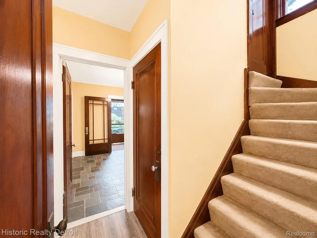 505 Fiske Drive Detroit City MI 48214