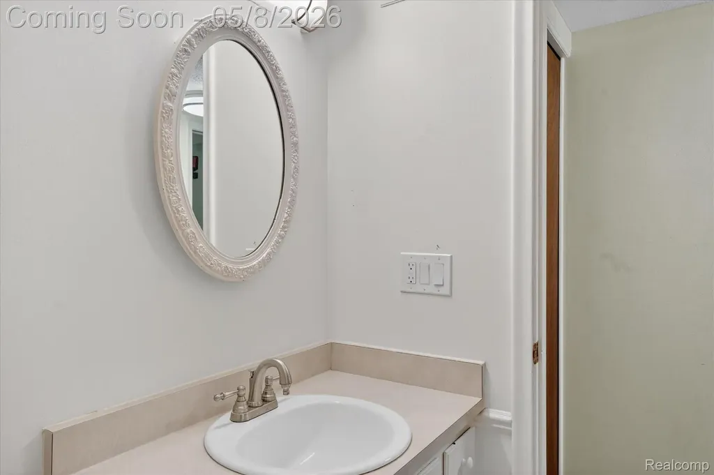 6150 Birch Row Drive Meridian Charter Township MI 48823