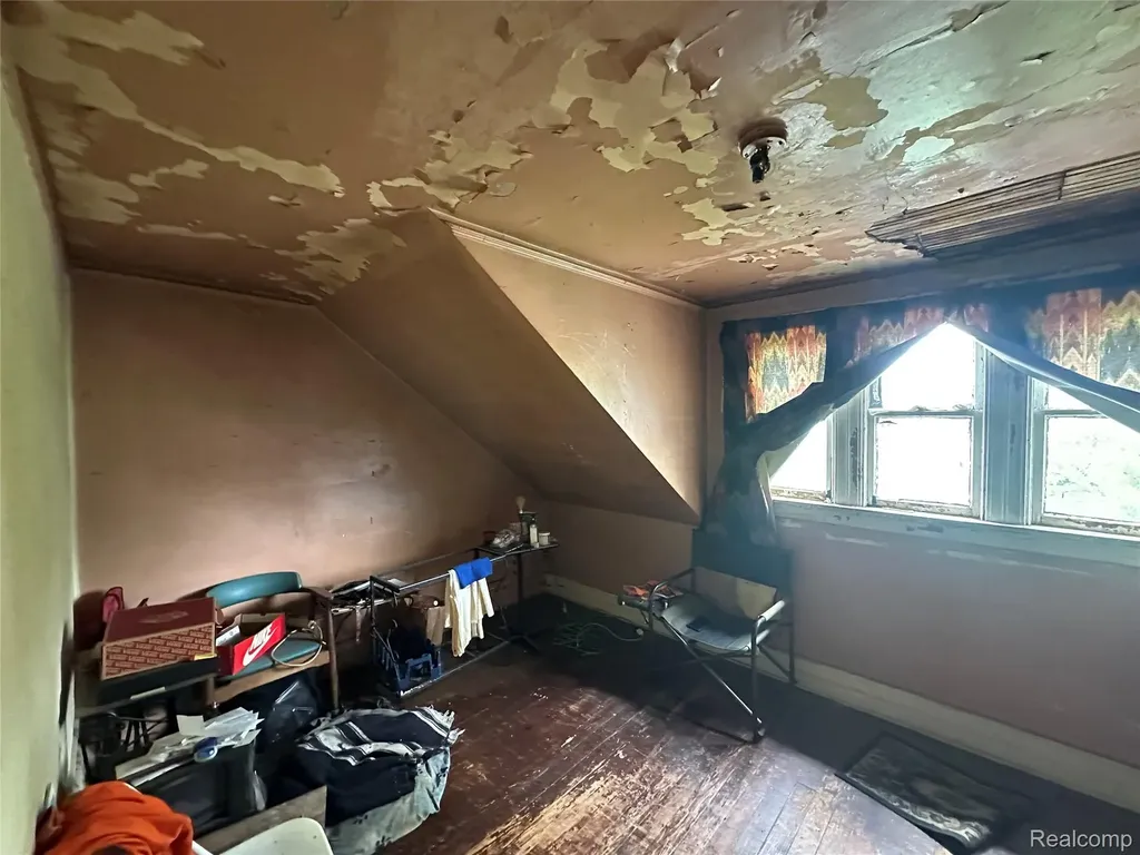 5042 Pennsylvania Street Detroit City MI 48213