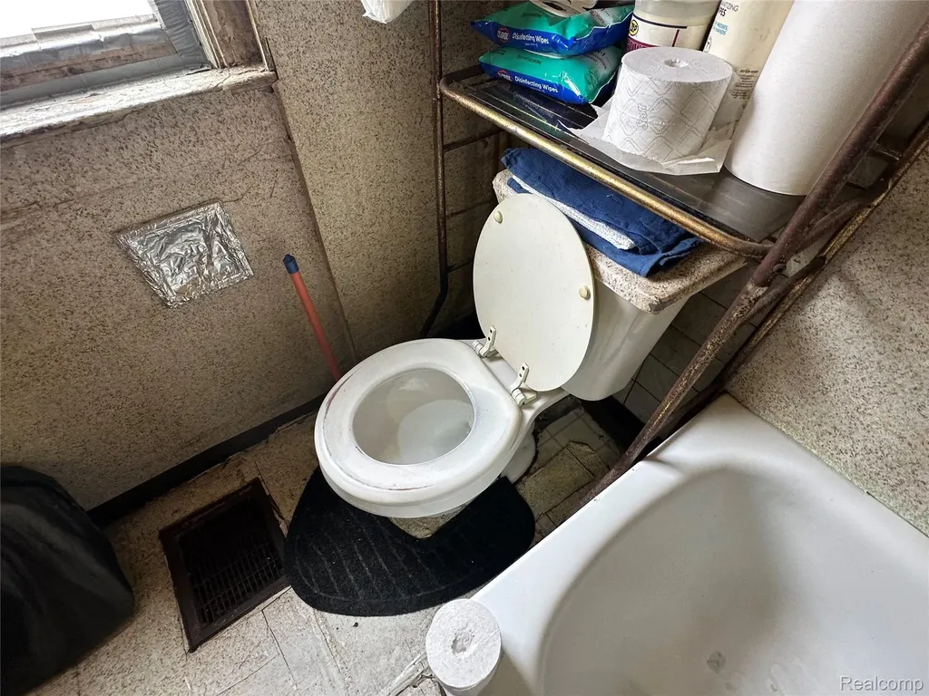 5042 Pennsylvania Street Detroit City MI 48213