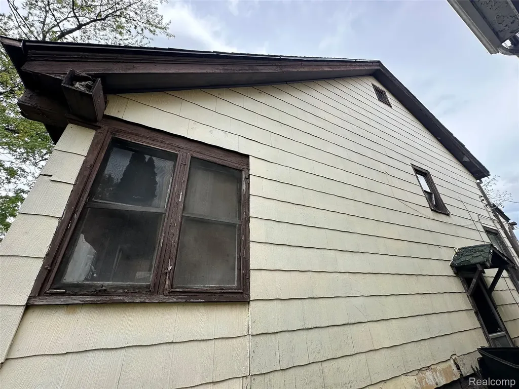 5042 Pennsylvania Street Detroit City MI 48213