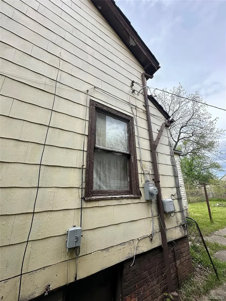 5042 Pennsylvania Street Detroit City MI 48213