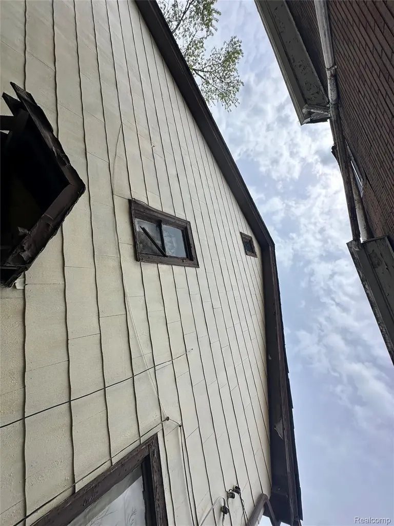 5042 Pennsylvania Street Detroit City MI 48213