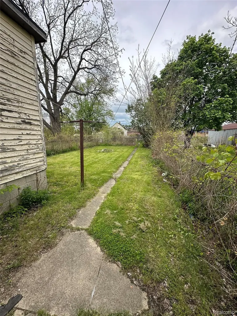5042 Pennsylvania Street Detroit City MI 48213
