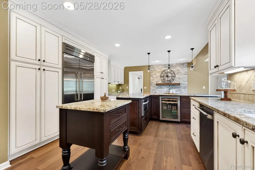 337 Country Club Court Canton Charter Township MI 48188