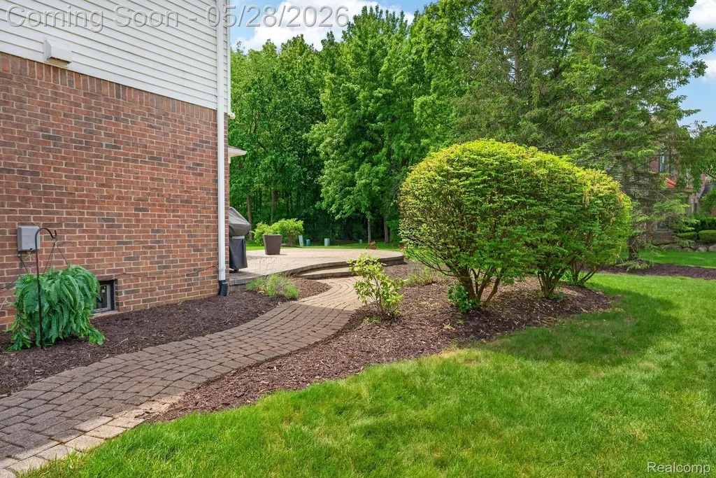 337 Country Club Court Canton Charter Township MI 48188