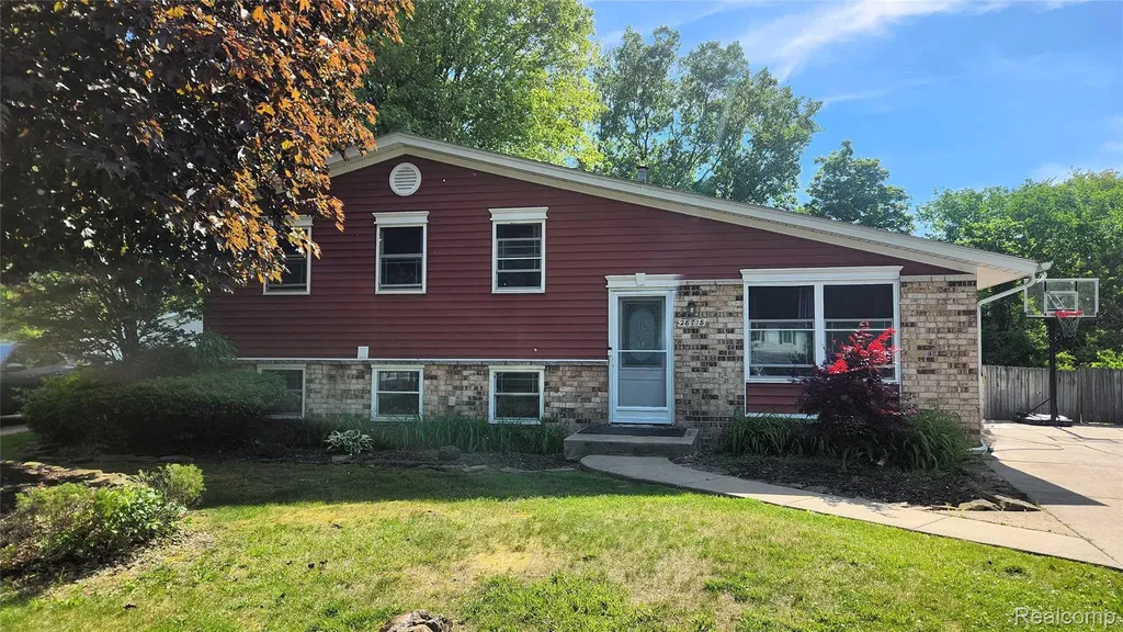 28718 Apollo Drive Chesterfield Township MI 48047