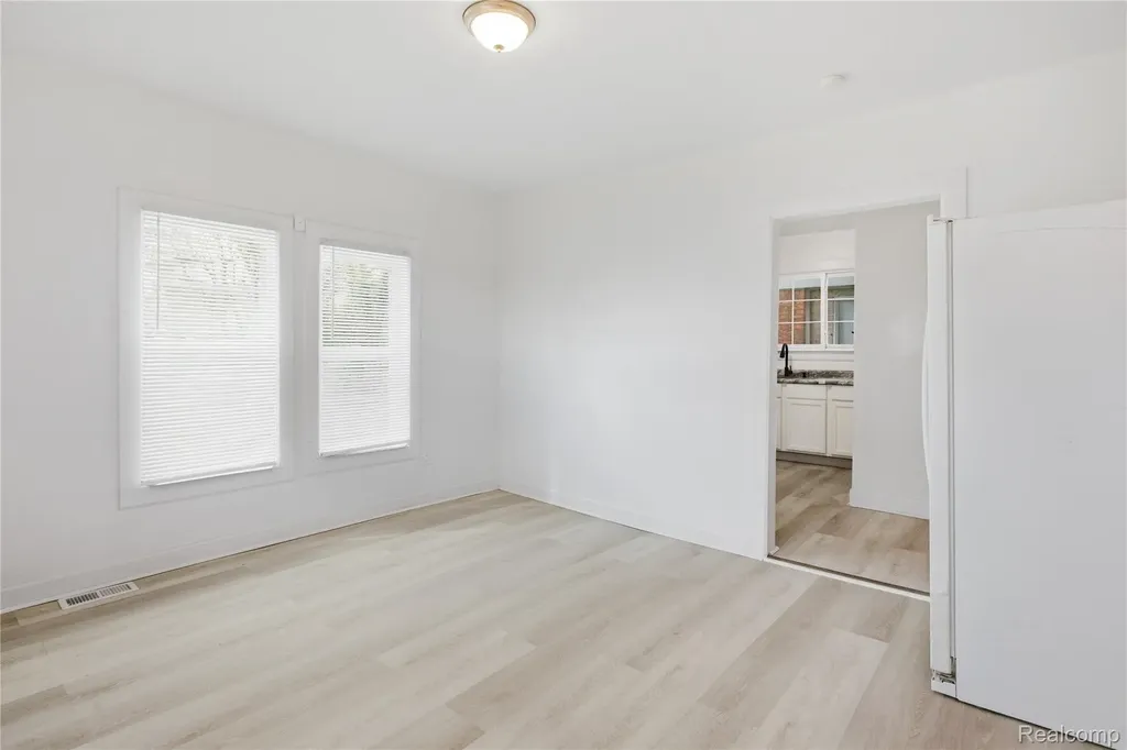157 W Nevada Street Detroit City MI 48203