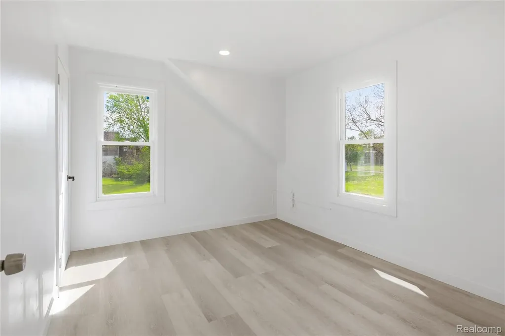 157 W Nevada Street Detroit City MI 48203