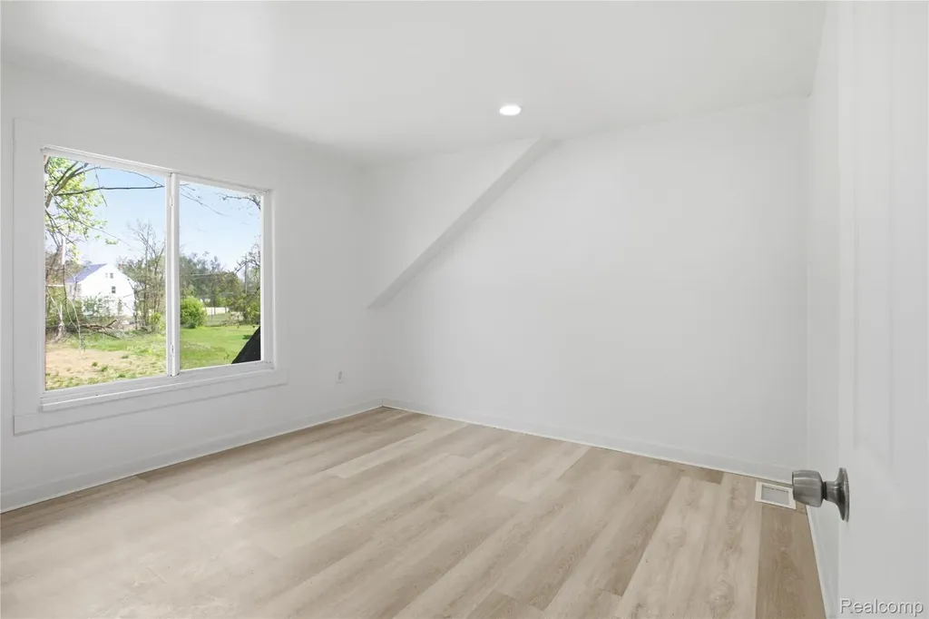 157 W Nevada Street Detroit City MI 48203