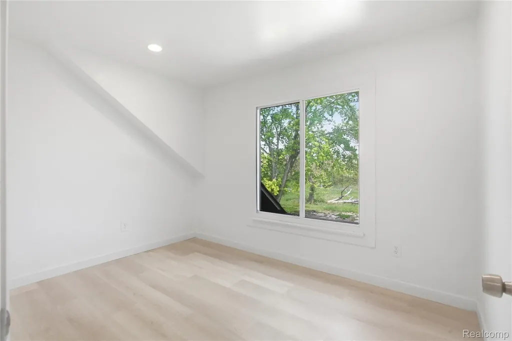 157 W Nevada Street Detroit City MI 48203