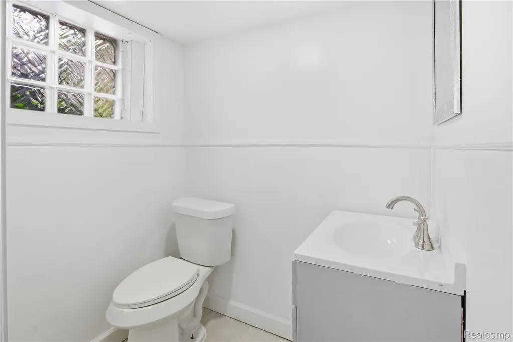 157 W Nevada Street Detroit City MI 48203