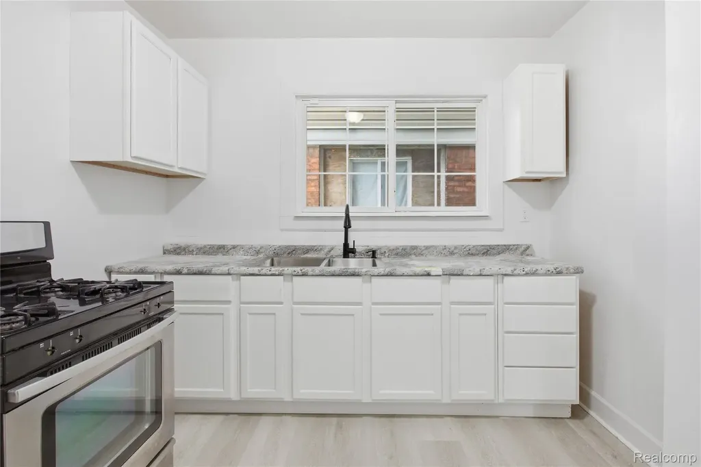 157 W Nevada Street Detroit City MI 48203