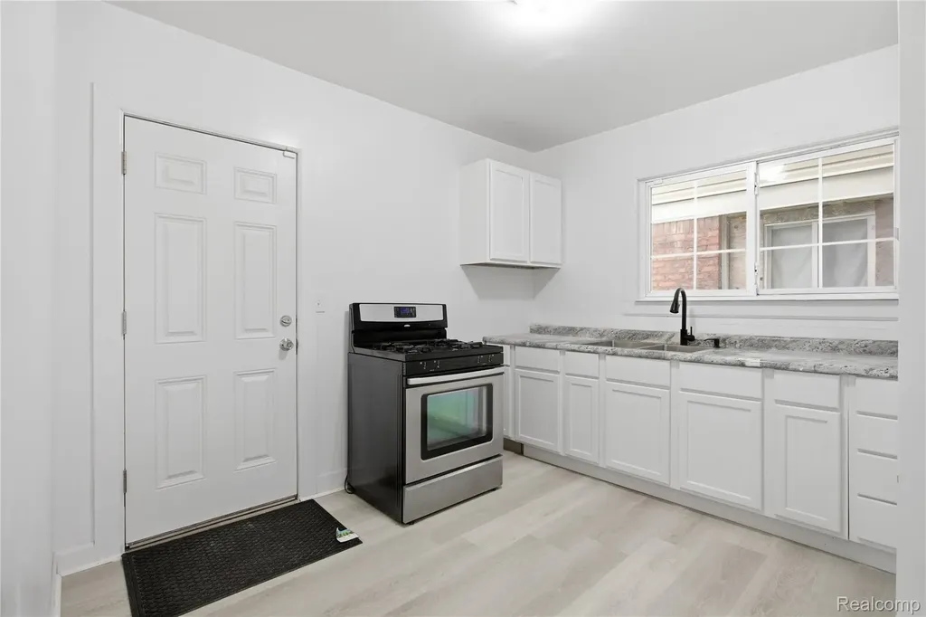 157 W Nevada Street Detroit City MI 48203