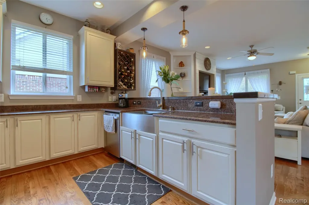 28260 Cottage Lane Lyon Charter Township MI 48165