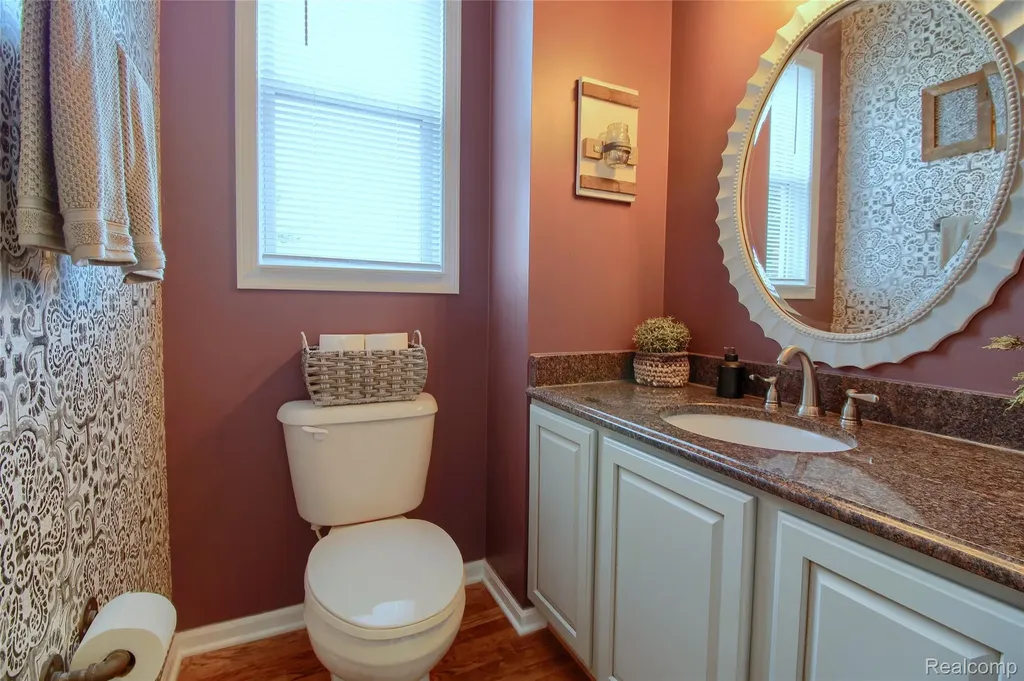 28260 Cottage Lane Lyon Charter Township MI 48165
