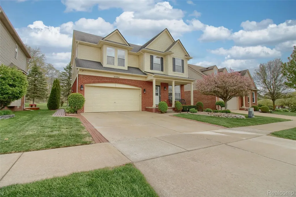 28260 Cottage Lane Lyon Charter Township MI 48165