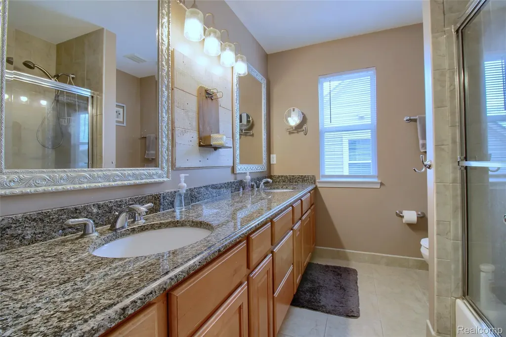 28260 Cottage Lane Lyon Charter Township MI 48165