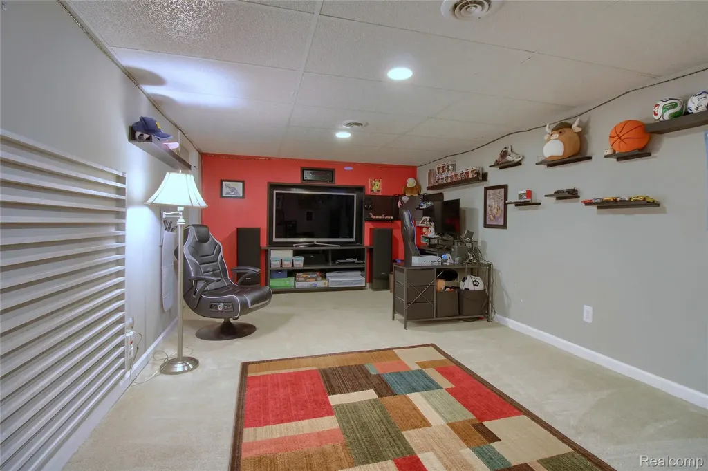 28260 Cottage Lane Lyon Charter Township MI 48165