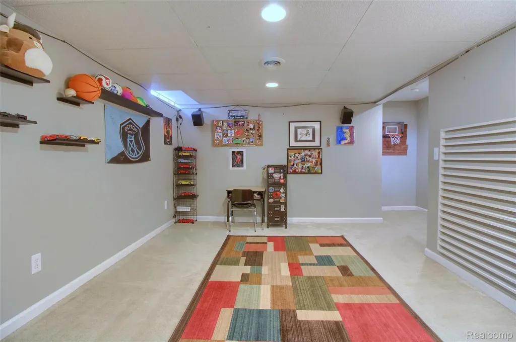 28260 Cottage Lane Lyon Charter Township MI 48165