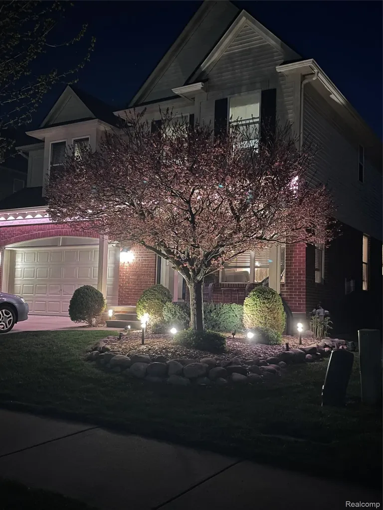 28260 Cottage Lane Lyon Charter Township MI 48165