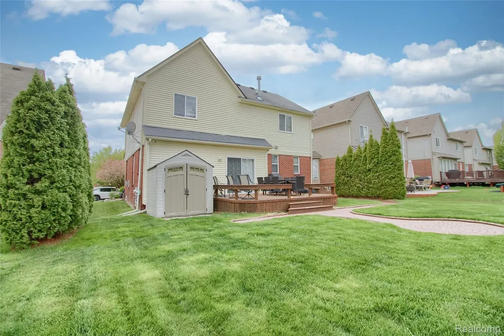 28260 Cottage Lane Lyon Charter Township MI 48165