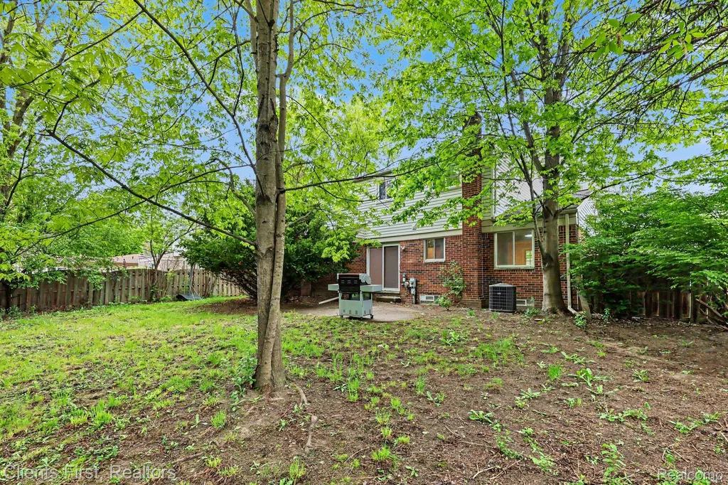 3776 Highland Drive Troy City MI 48083