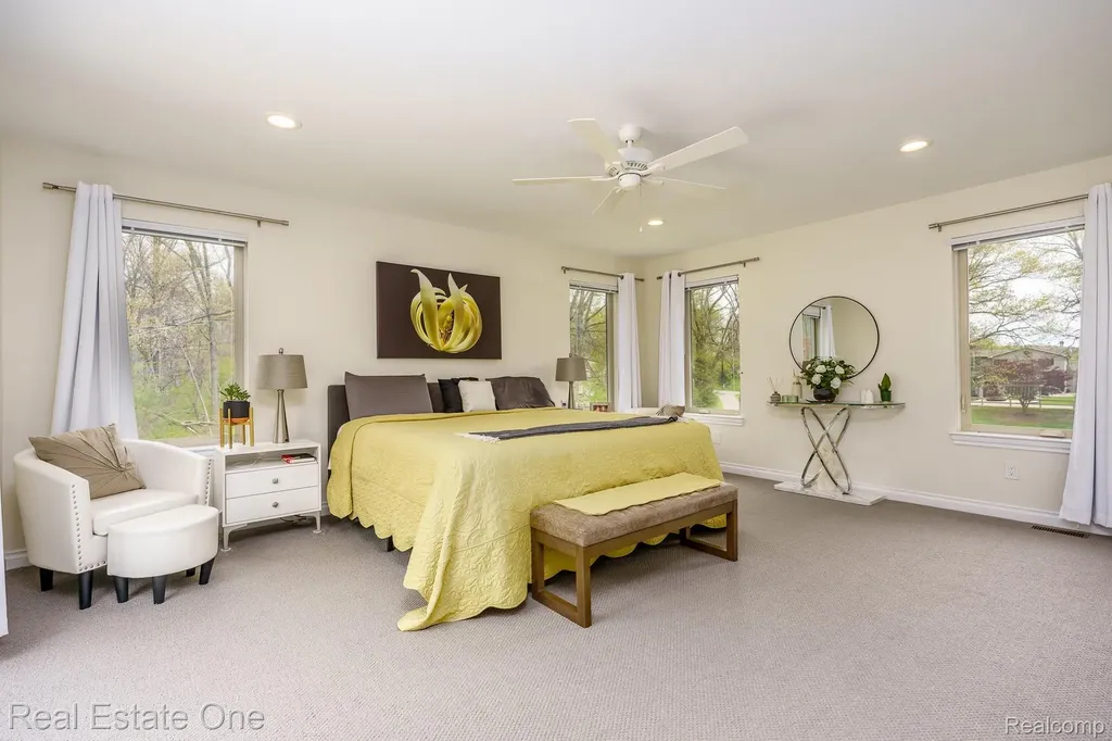 9243 Sherwood Drive Springfield Charter Township MI 48350