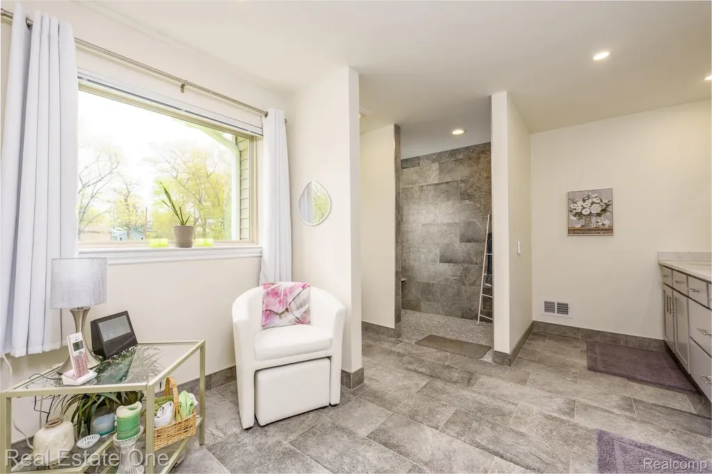 9243 Sherwood Drive Springfield Charter Township MI 48350