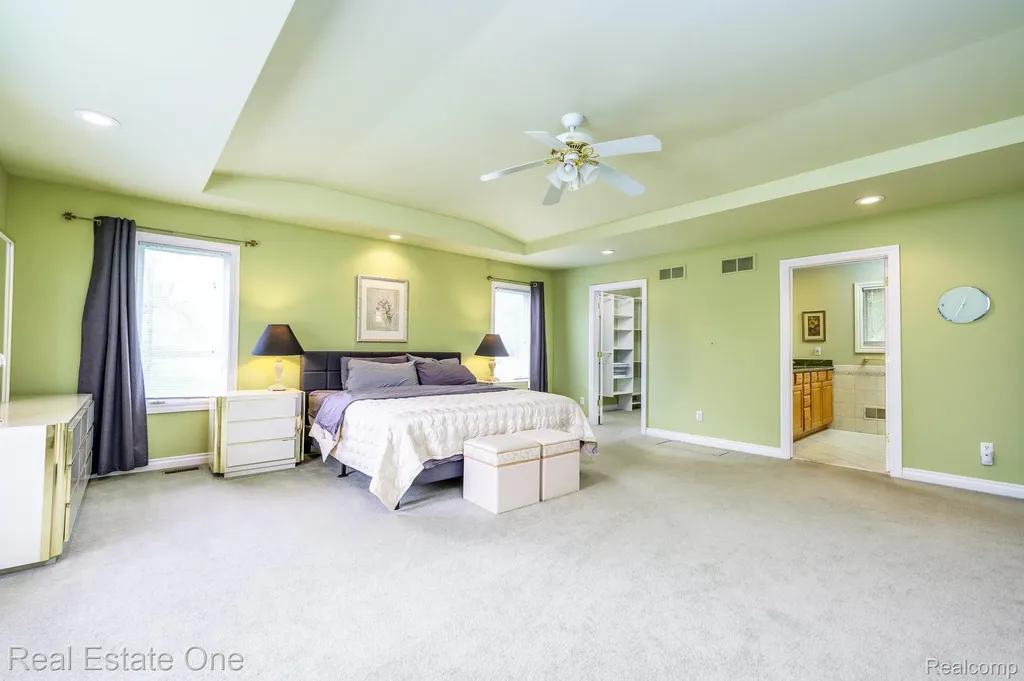 9243 Sherwood Drive Springfield Charter Township MI 48350