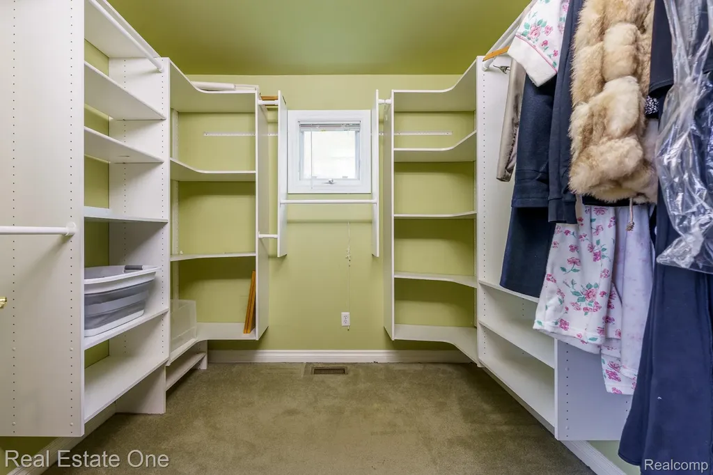 9243 Sherwood Drive Springfield Charter Township MI 48350