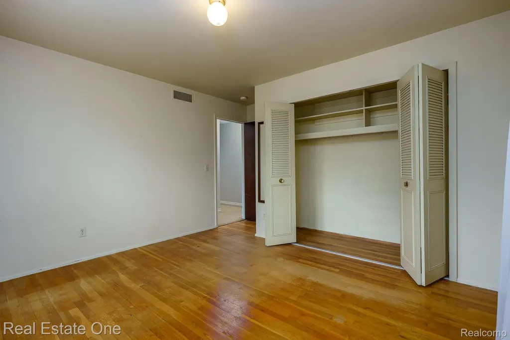 9243 Sherwood Drive Springfield Charter Township MI 48350