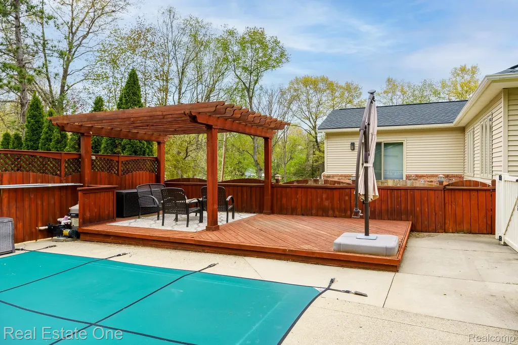 9243 Sherwood Drive Springfield Charter Township MI 48350