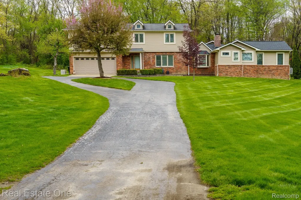 9243 Sherwood Drive Springfield Charter Township MI 48350