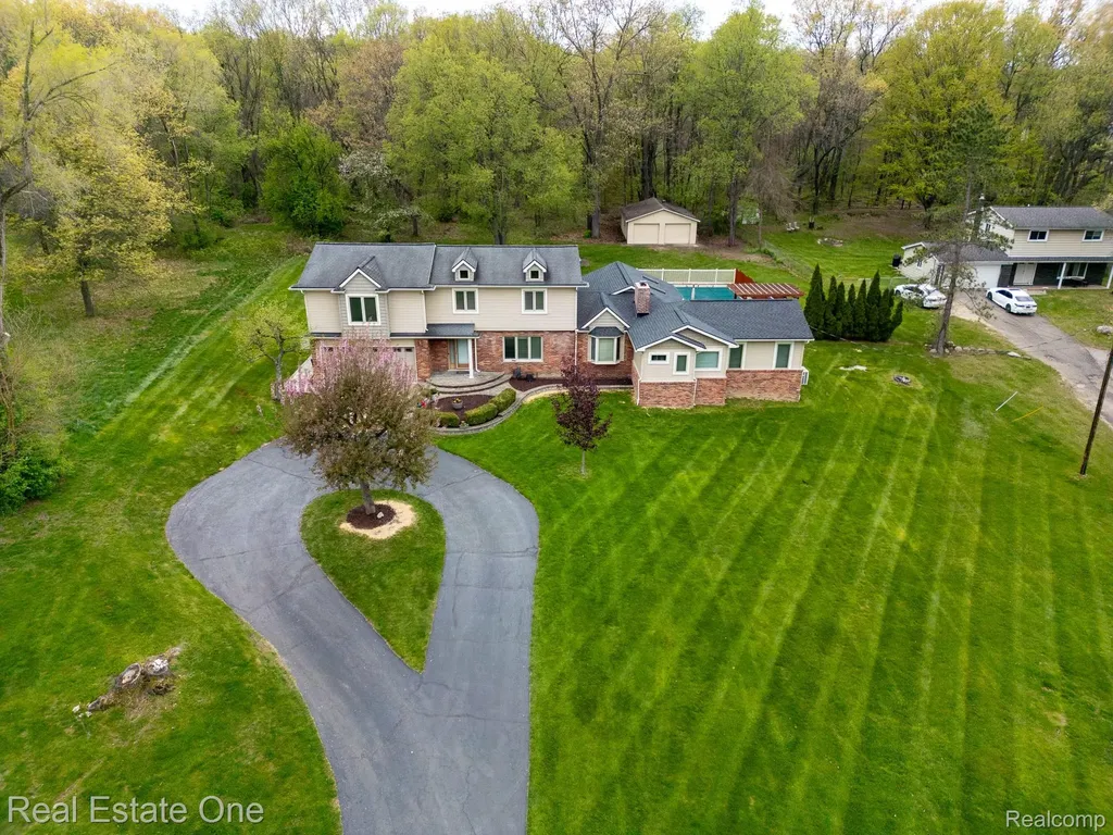 9243 Sherwood Drive Springfield Charter Township MI 48350