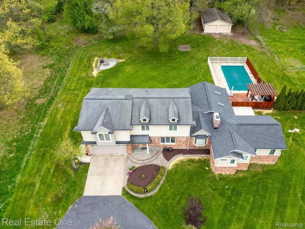 9243 Sherwood Drive Springfield Charter Township MI 48350