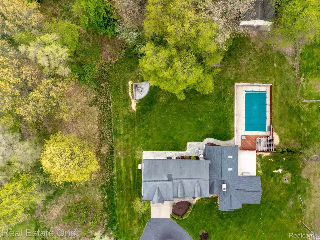 9243 Sherwood Drive Springfield Charter Township MI 48350