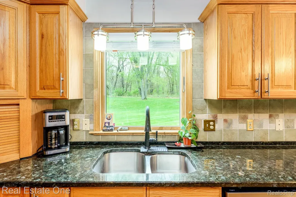 9243 Sherwood Drive Springfield Charter Township MI 48350
