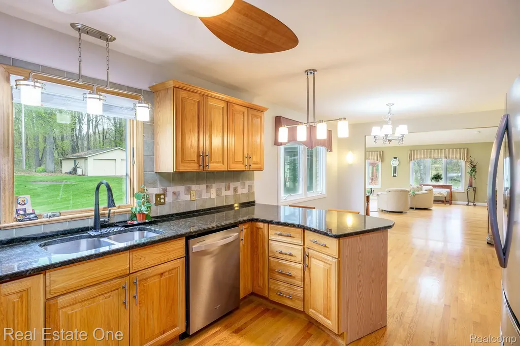 9243 Sherwood Drive Springfield Charter Township MI 48350