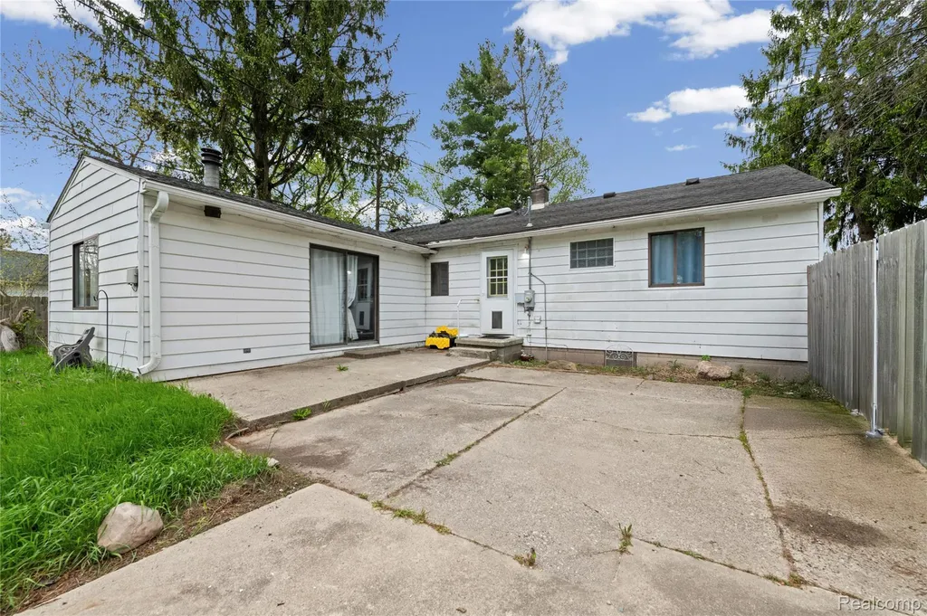 1135 Quinif Drive Walled Lake City MI 48390
