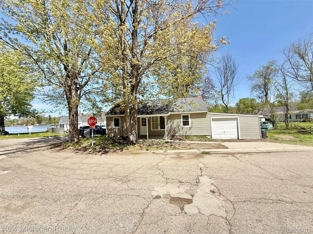 300 Georgia Drive Elba Township MI 48446