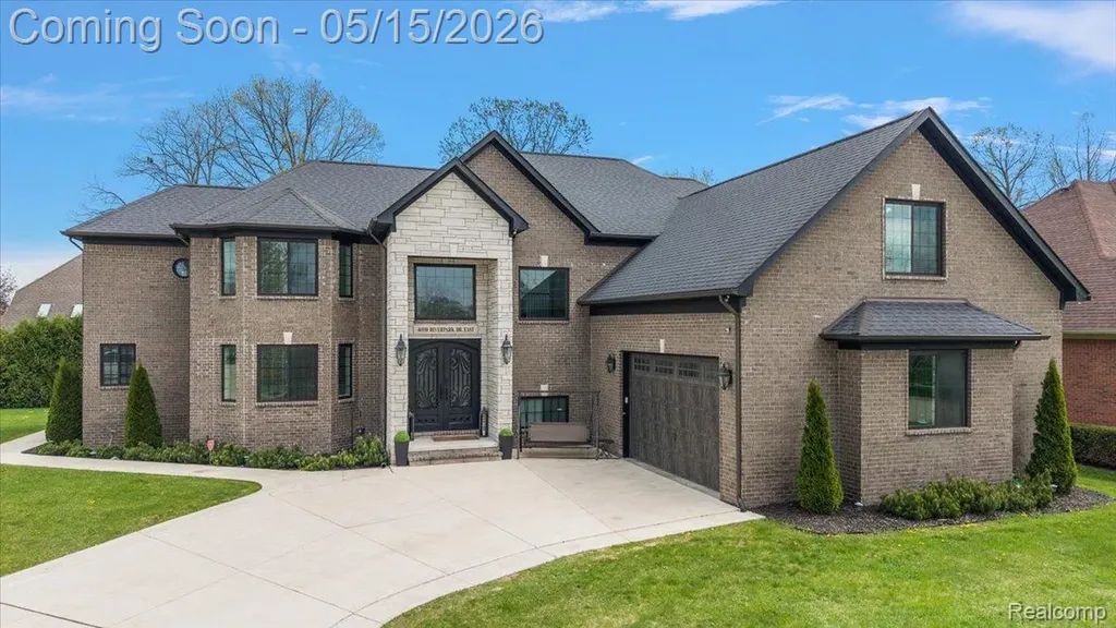 46930 Riverpark E Macomb Township MI 48044
