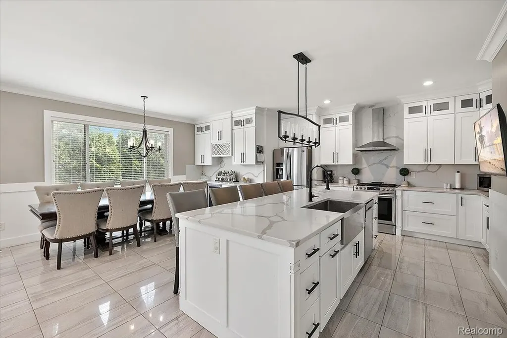 46930 Riverpark E Macomb Township MI 48044